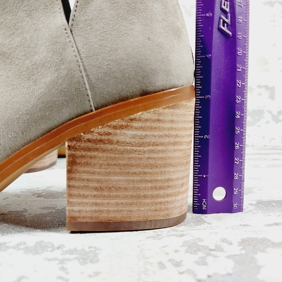 New BP Brynne Taupe Fabric Upper Pointed Toe Block Heel Ankle Boot W367 - Picture 9 of 12